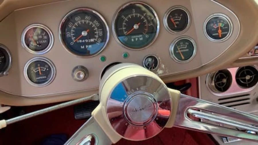 1963 Studebaker Avanti - Image 10 of 23