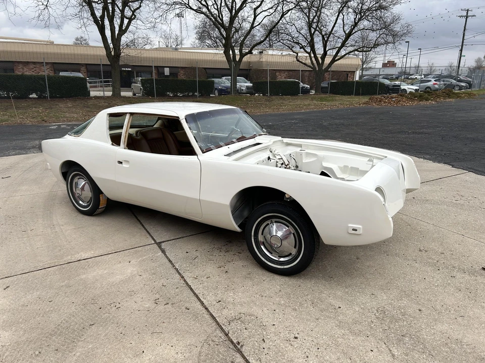 1963 Studebaker Avanti - Image 7 of 31