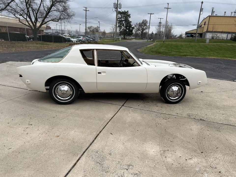 1963 Studebaker Avanti - Image 8 of 31
