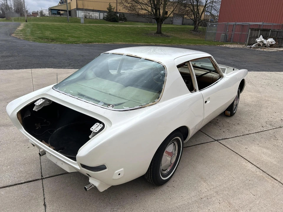 1963 Studebaker Avanti - Image 9 of 31