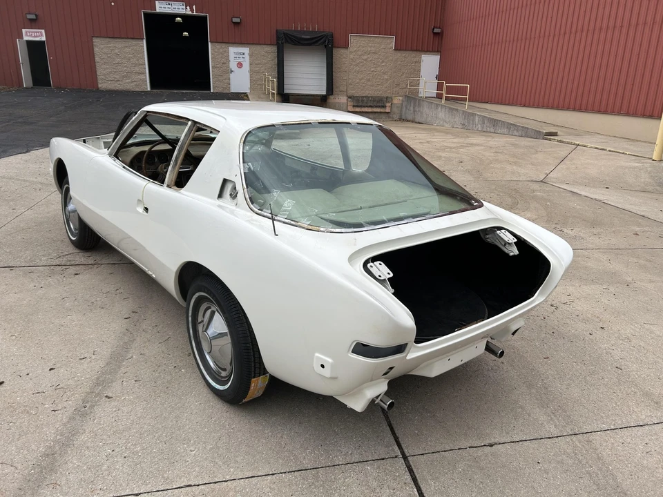 1963 Studebaker Avanti - Image 12 of 31