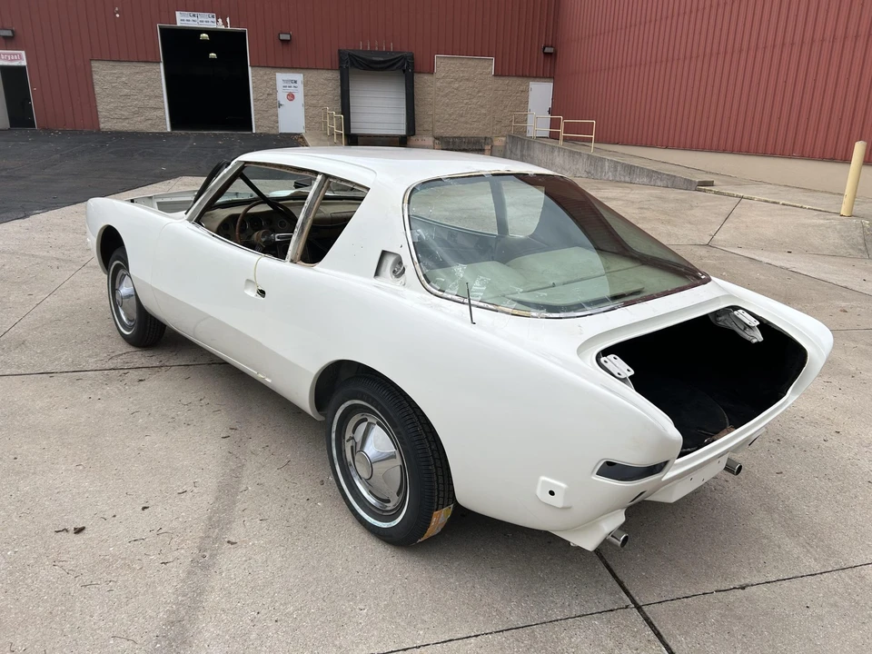 1963 Studebaker Avanti - Image 13 of 31