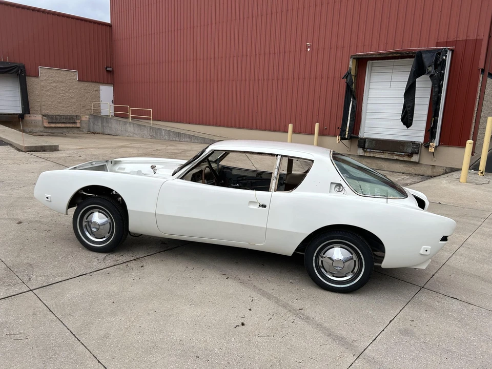 1963 Studebaker Avanti - Image 16 of 31
