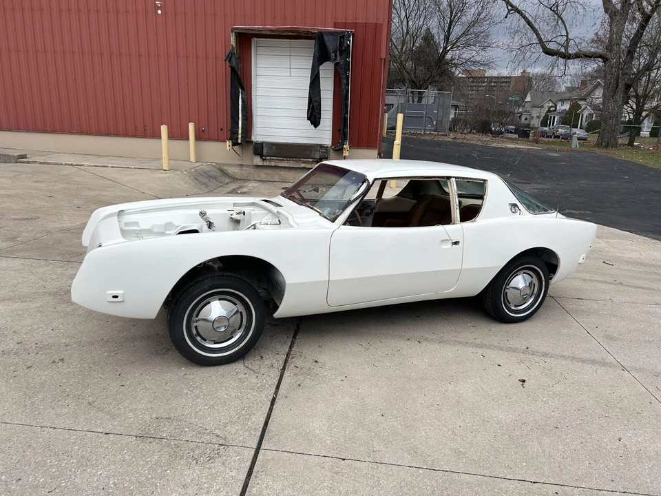 1963 Studebaker Avanti - Image 17 of 31