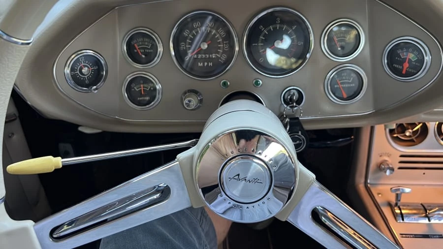 1963 Studebaker Avanti - Image 19 of 31