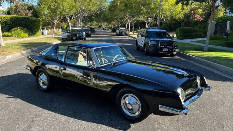 1963 Studebaker Avanti - Image 5 of 31