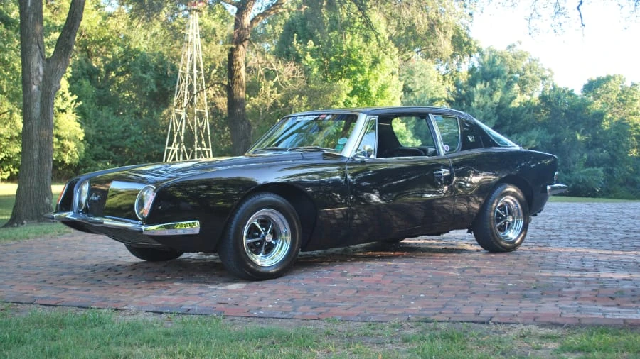 1963 Studebaker Avanti - Image 3 of 8