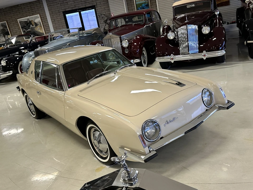 1963 Studebaker Avanti - Image 23 of 31