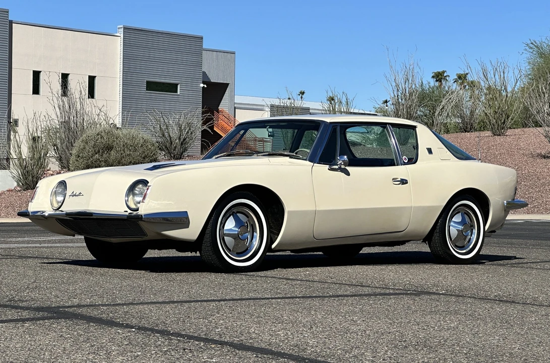1963 Studebaker Avanti - Image 3 of 31