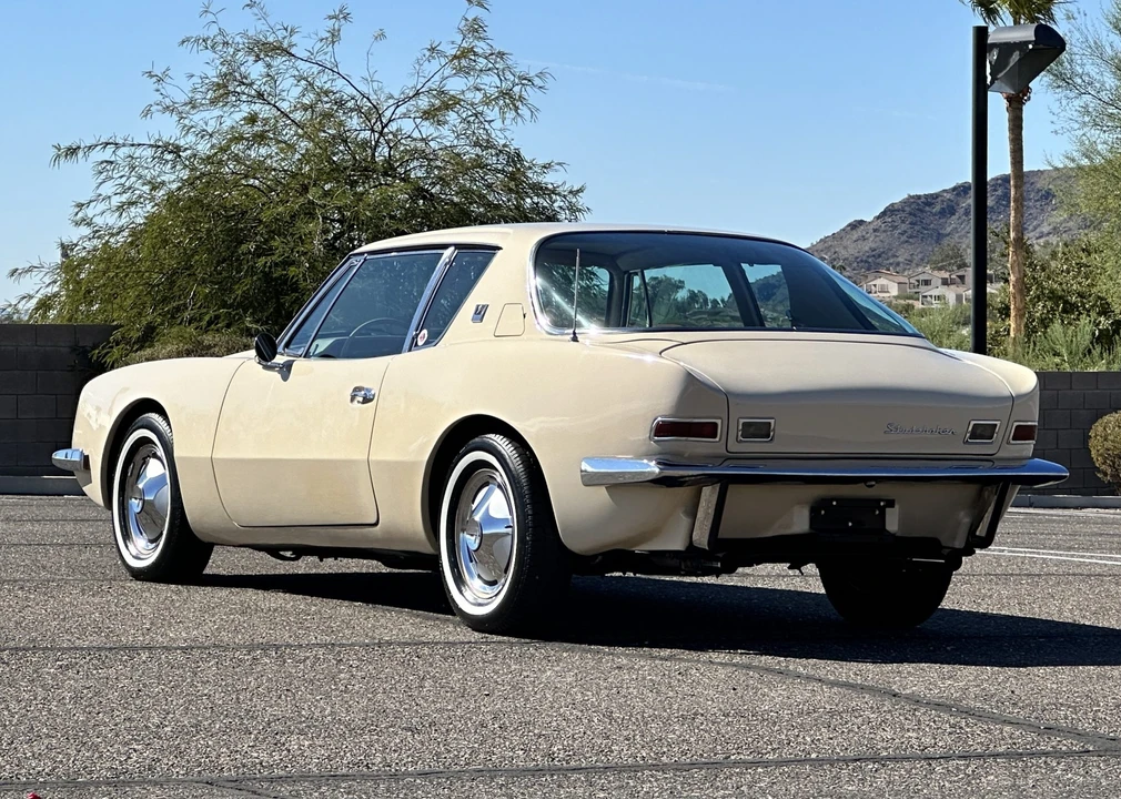 1963 Studebaker Avanti - Image 14 of 31