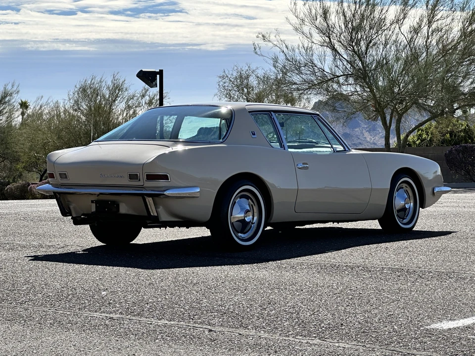 1963 Studebaker Avanti - Image 10 of 31