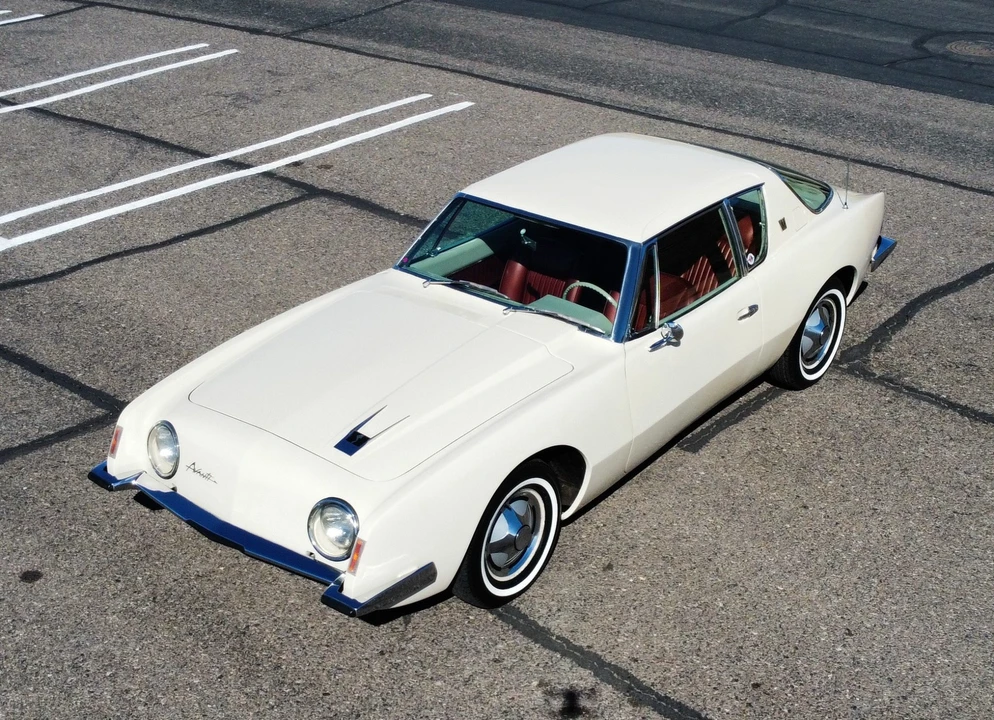 1963 Studebaker Avanti - Image 5 of 31