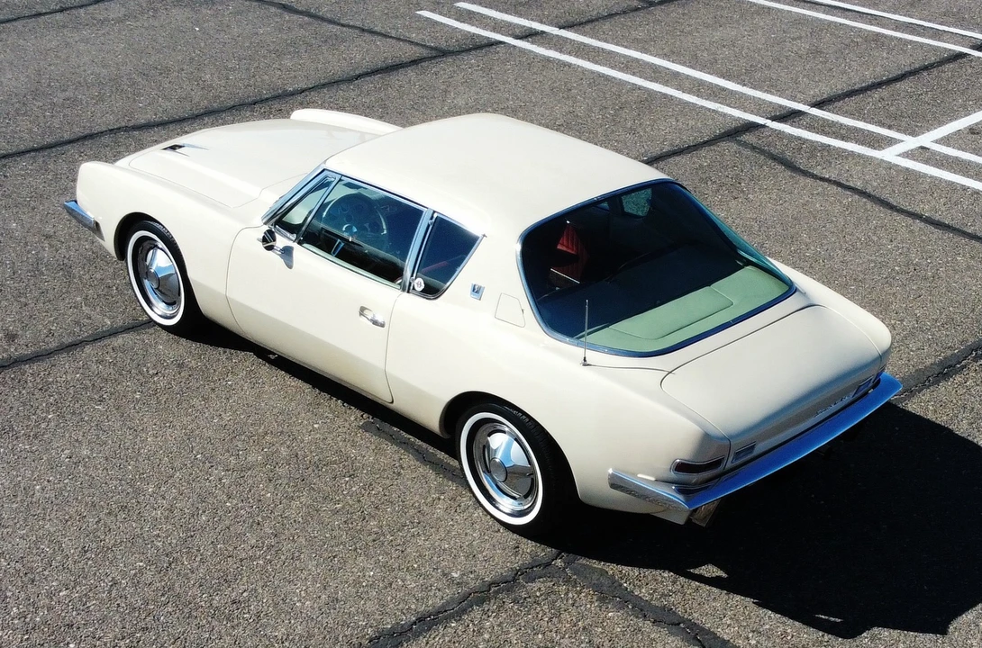 1963 Studebaker Avanti - Image 13 of 31