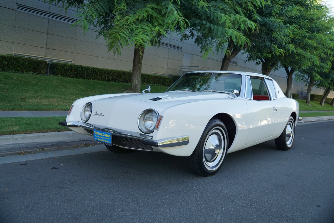 1963 Studebaker Avanti - Image 10 of 31