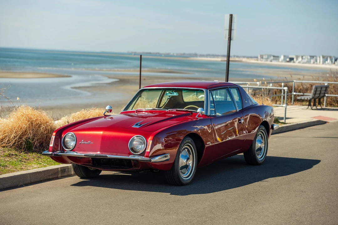 1963 Studebaker Avanti - Image 9 of 31