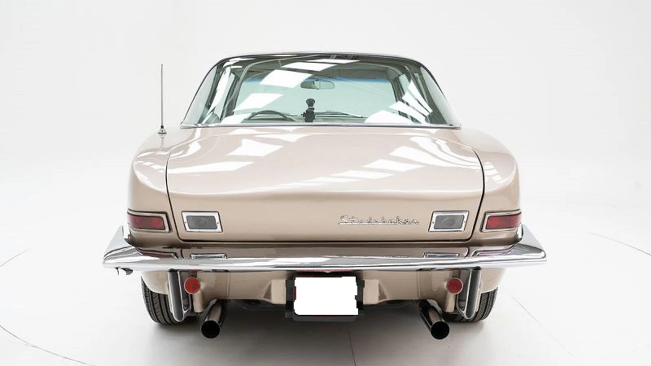 1963 Studebaker Avanti - Image 6 of 31