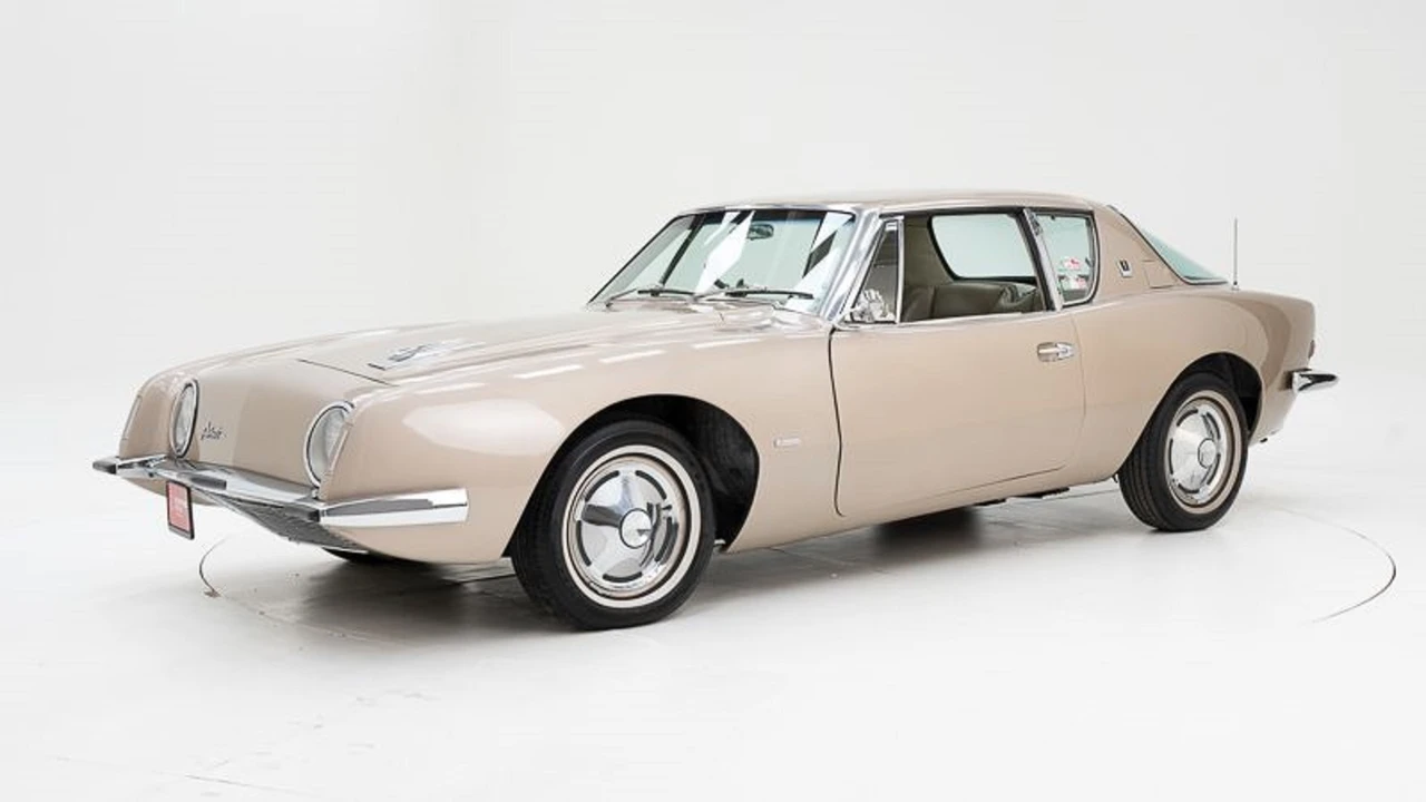 1963 Studebaker Avanti - Image 2 of 31