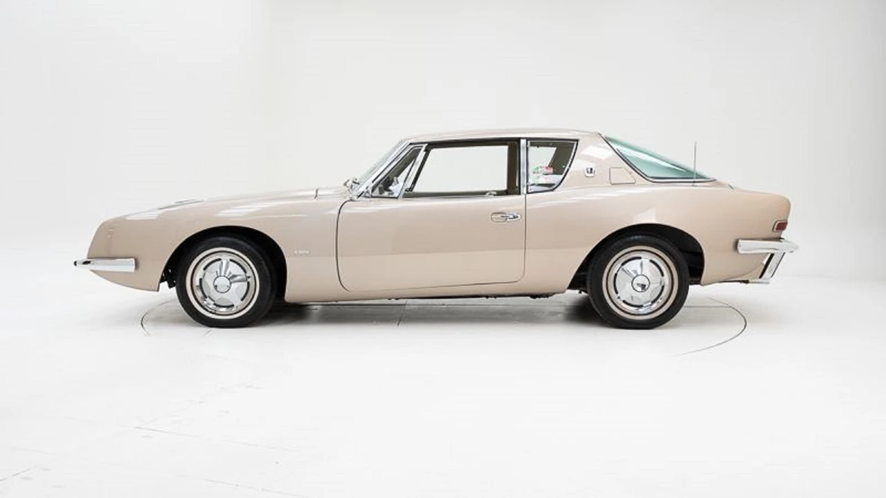1963 Studebaker Avanti - Image 3 of 31