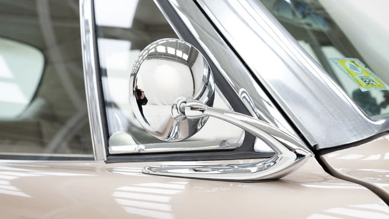 1963 Studebaker Avanti - Image 24 of 31