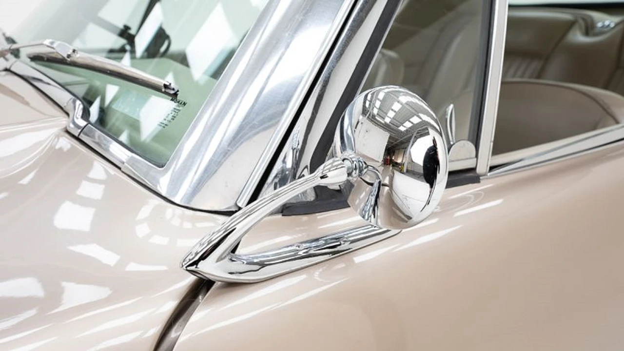 1963 Studebaker Avanti - Image 15 of 31