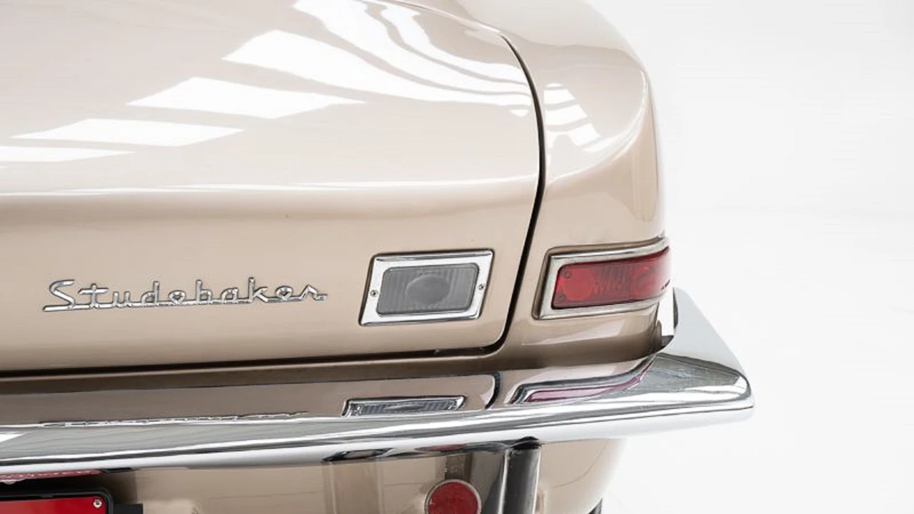 1963 Studebaker Avanti - Image 19 of 31