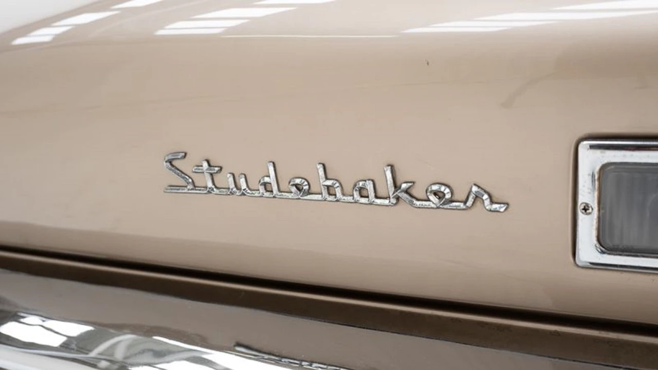 1963 Studebaker Avanti - Image 18 of 31