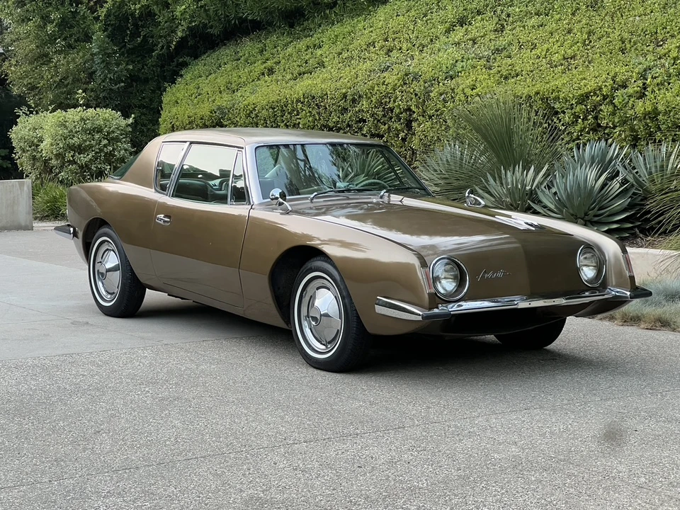 1963 Studebaker Avanti - Image 9 of 31