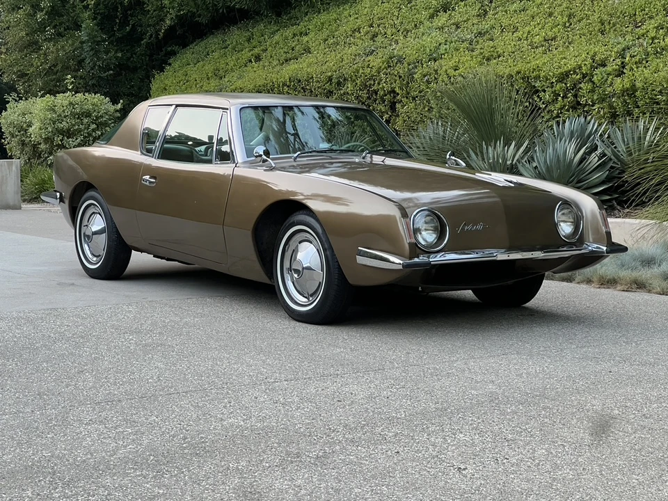 1963 Studebaker Avanti - Image 10 of 31