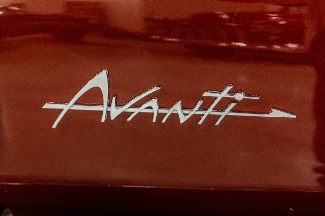 1963 Studebaker Avanti - Image 21 of 31
