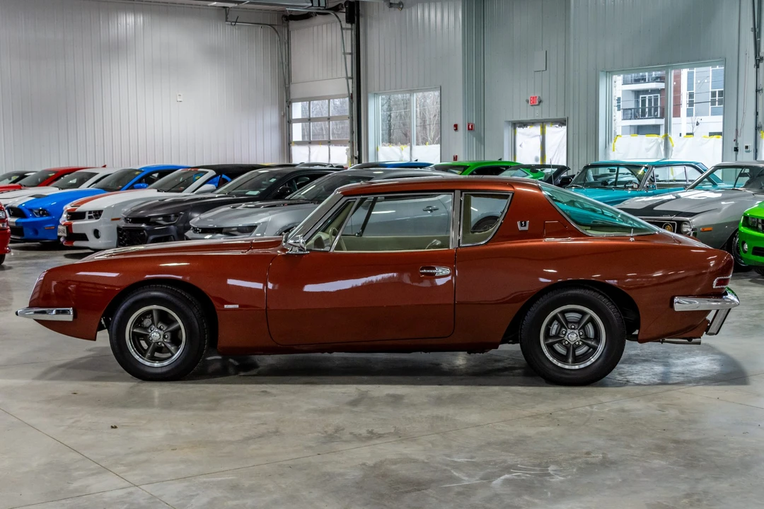 1963 Studebaker Avanti - Image 8 of 31
