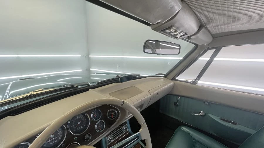 1963 Studebaker Avanti - Image 4 of 13