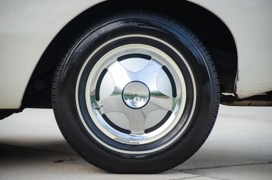 1963 Studebaker Avanti - Image 25 of 31