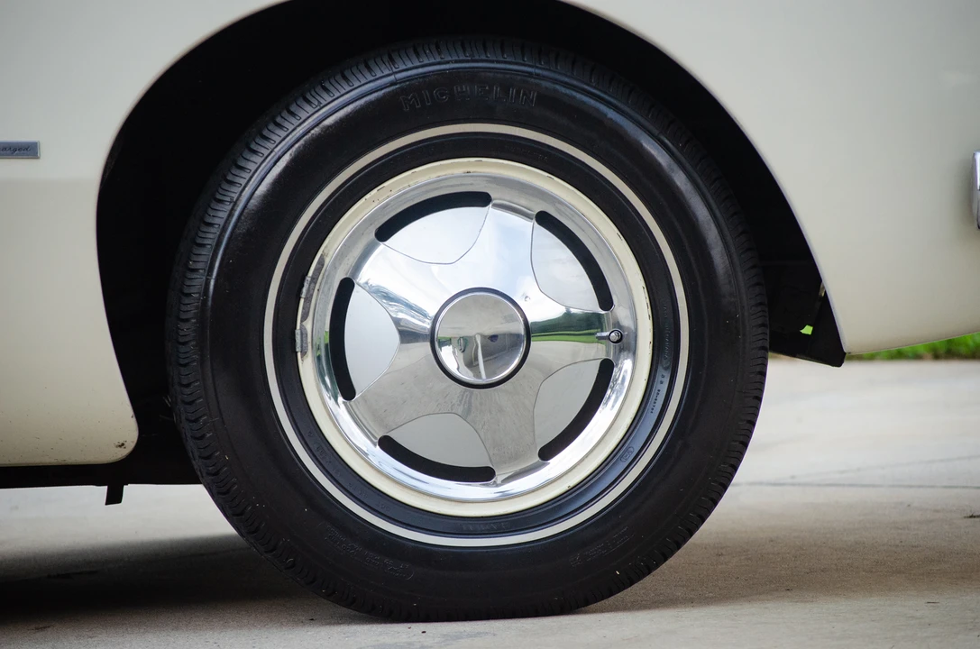 1963 Studebaker Avanti - Image 22 of 31