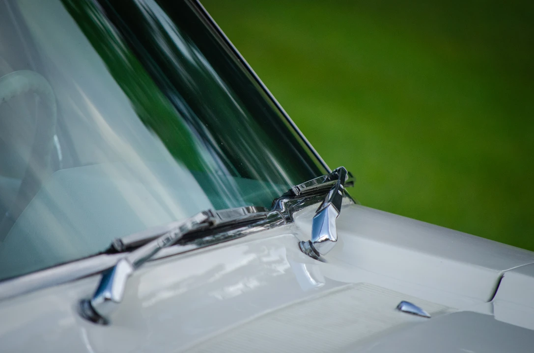 1963 Studebaker Avanti - Image 12 of 31