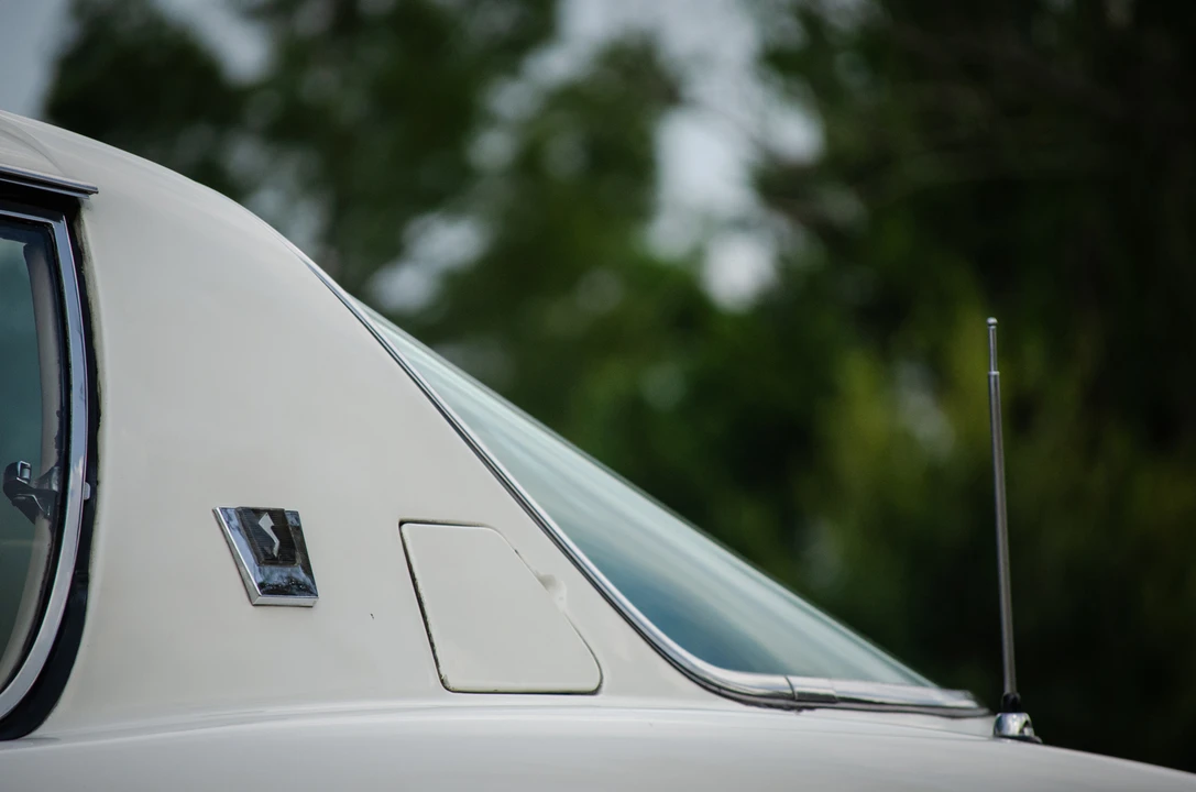 1963 Studebaker Avanti - Image 16 of 31