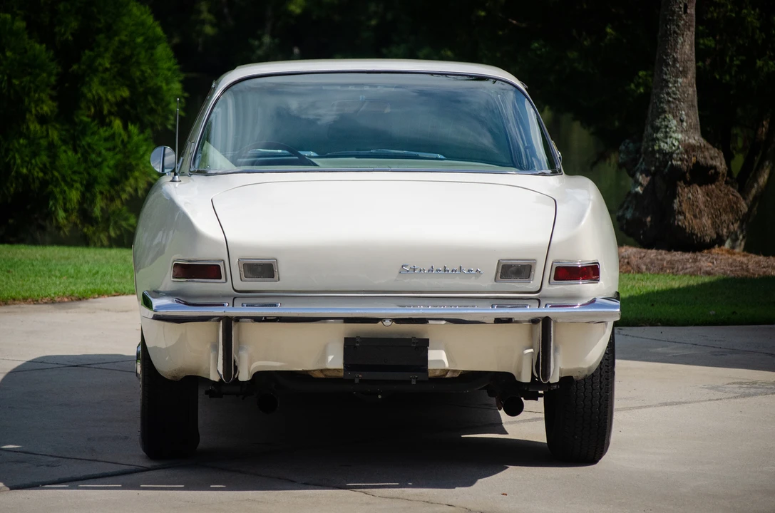 1963 Studebaker Avanti - Image 8 of 31