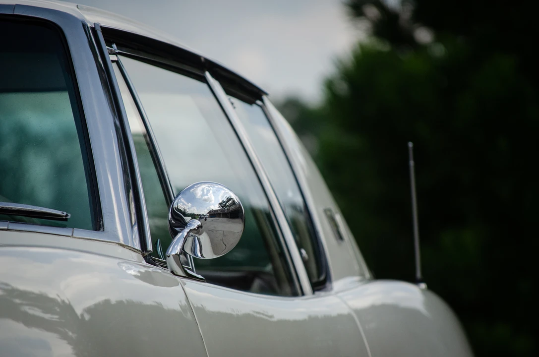 1963 Studebaker Avanti - Image 14 of 31