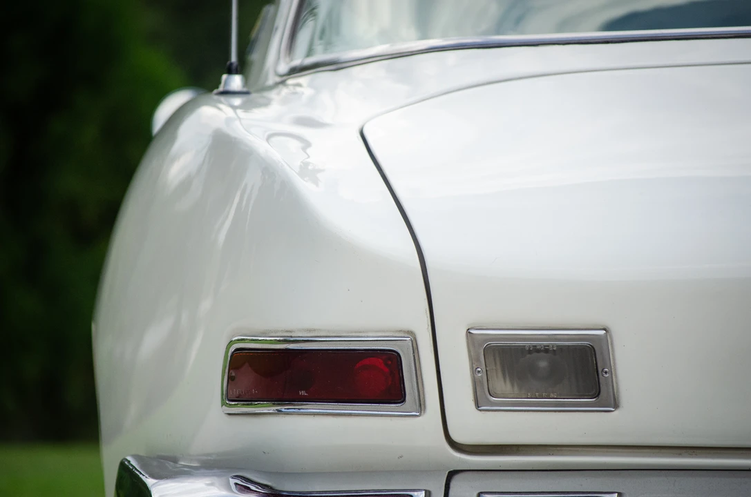 1963 Studebaker Avanti - Image 13 of 31