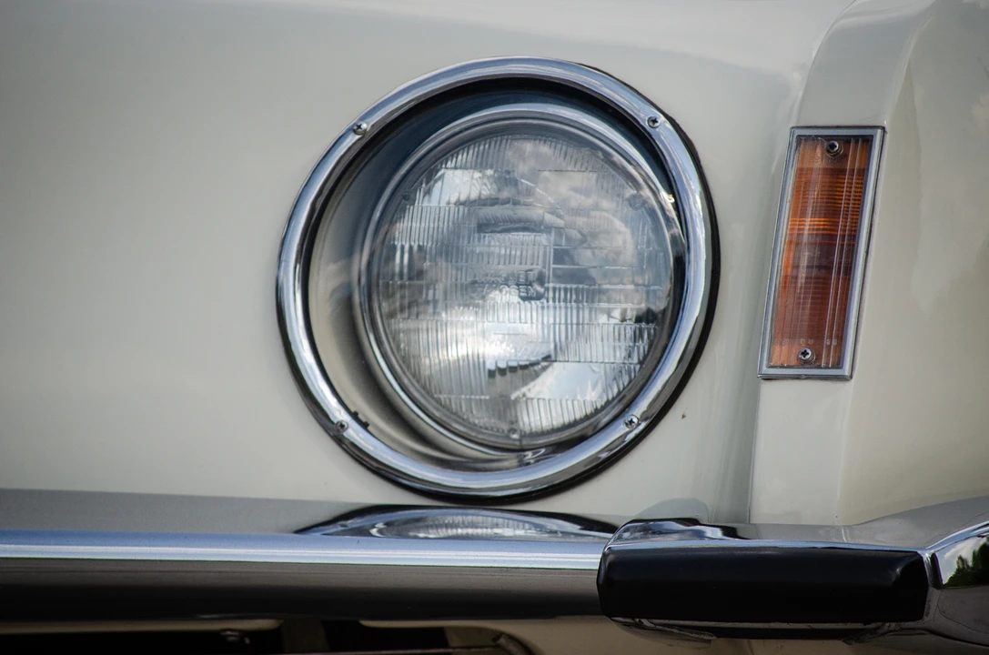 1963 Studebaker Avanti - Image 18 of 31