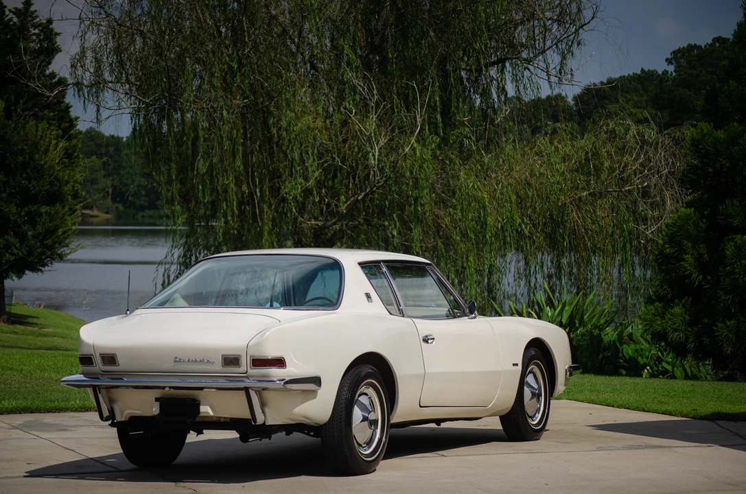 1963 Studebaker Avanti - Image 9 of 31
