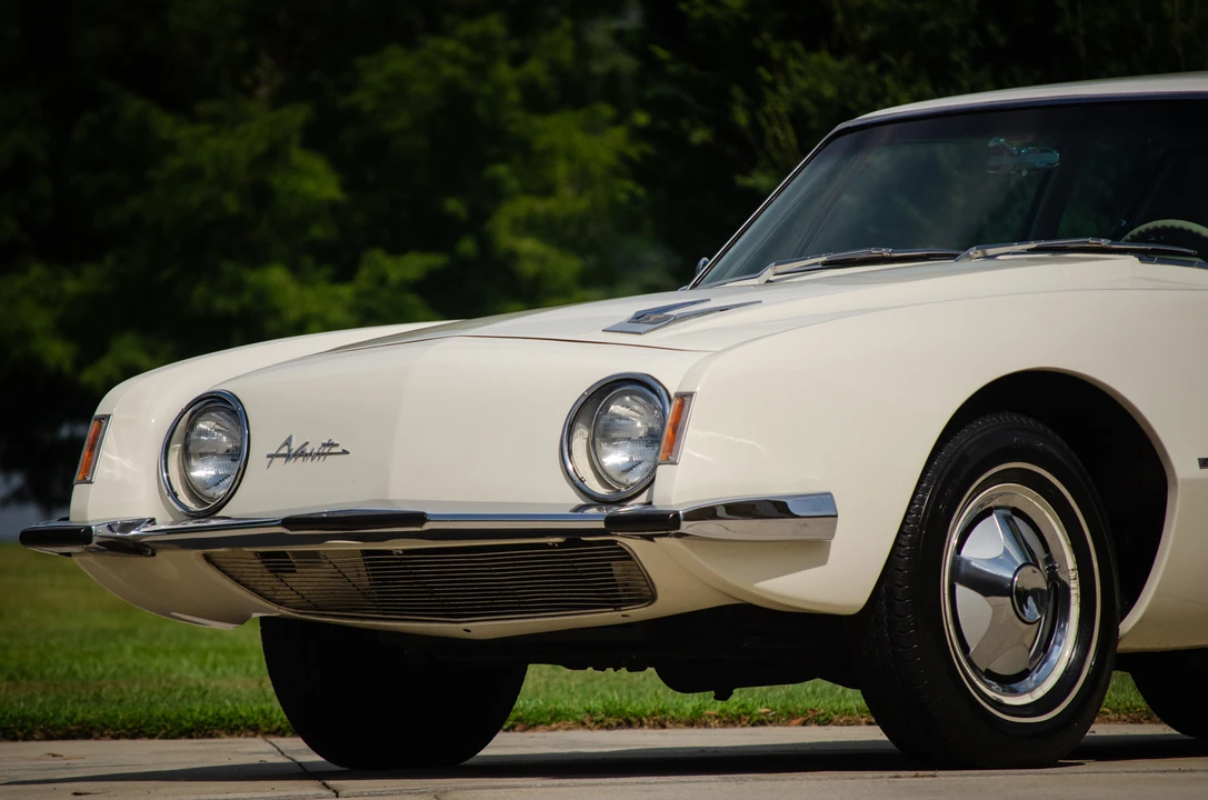 1963 Studebaker Avanti - Image 21 of 31