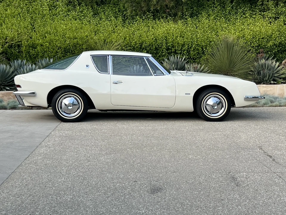 1963 Studebaker Avanti - Image 17 of 31