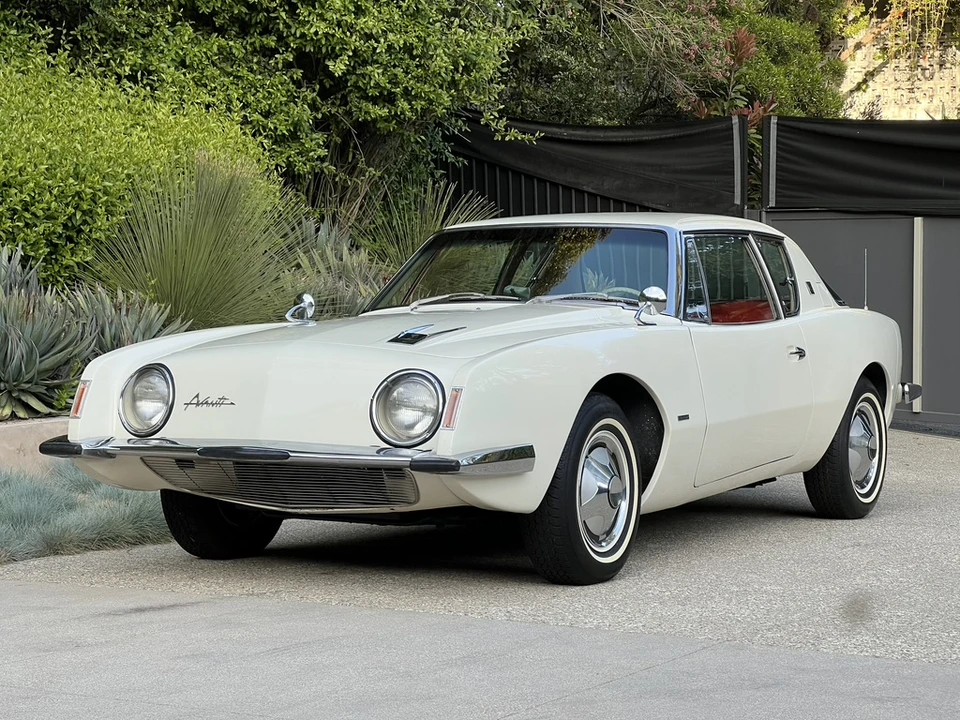1963 Studebaker Avanti - Image 9 of 31