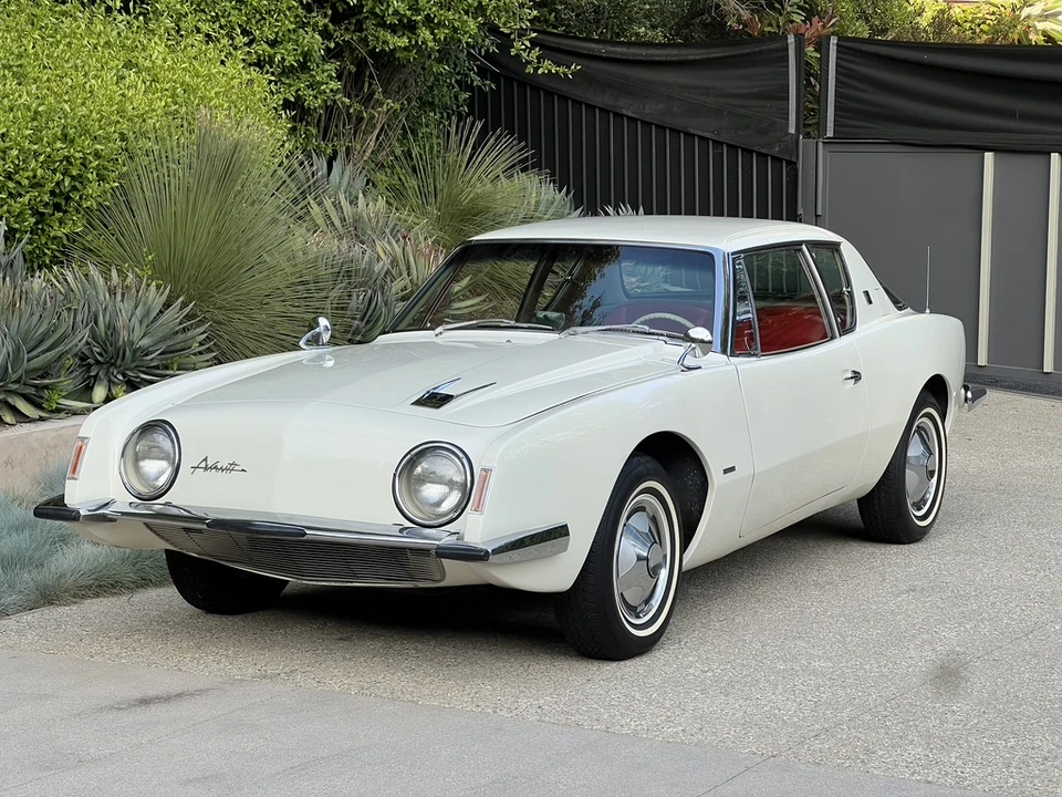 1963 Studebaker Avanti - Image 8 of 31