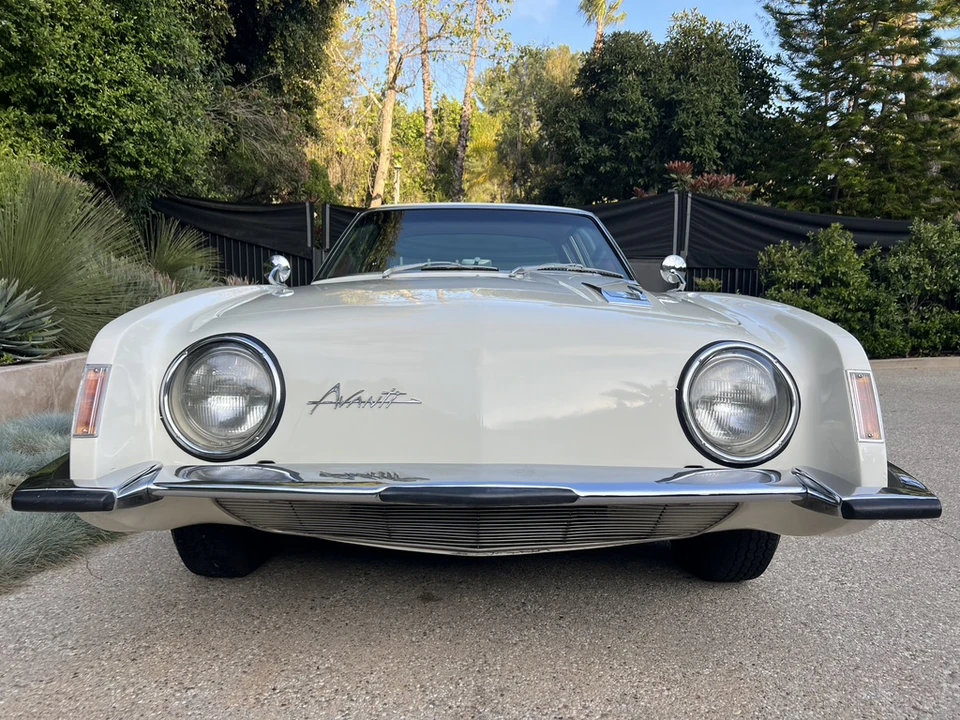 1963 Studebaker Avanti - Image 11 of 31