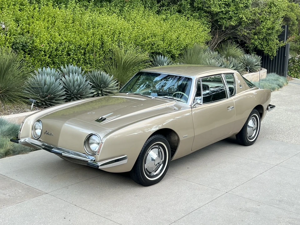 1963 Studebaker Avanti - Image 6 of 31