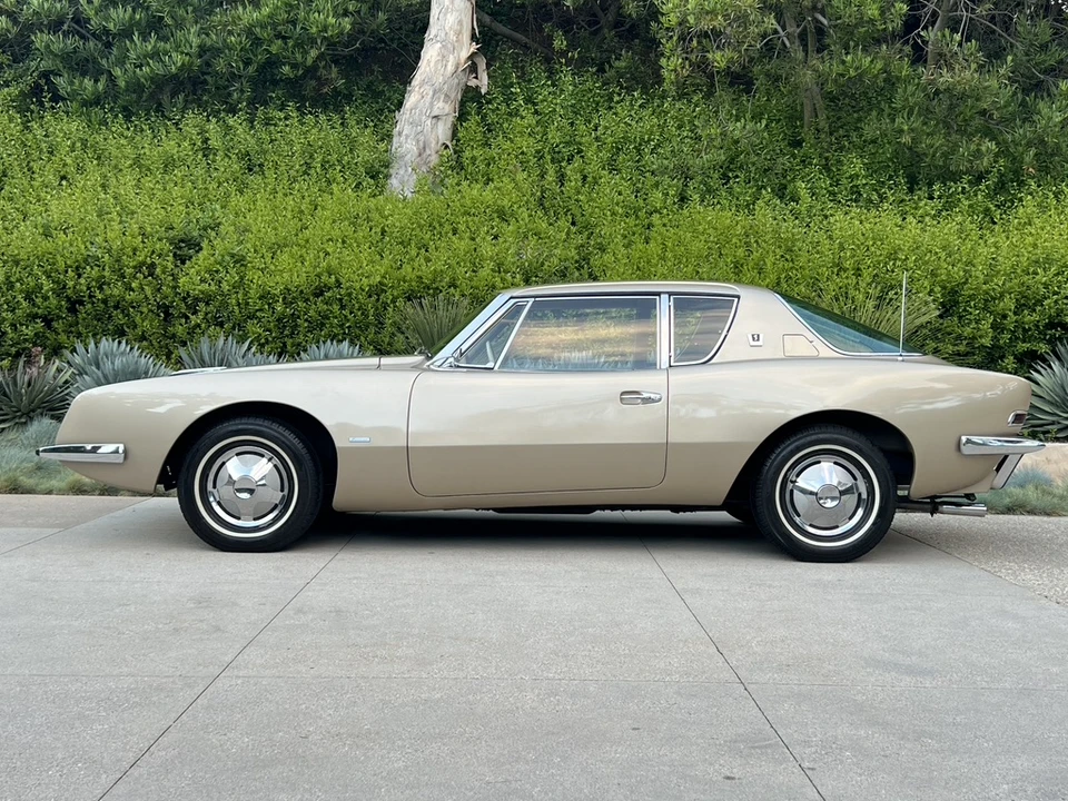 1963 Studebaker Avanti - Image 12 of 31