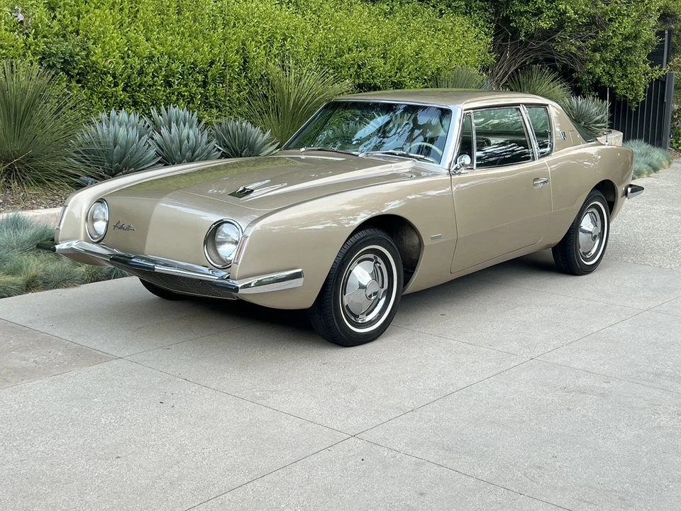 1963 Studebaker Avanti - Image 8 of 31