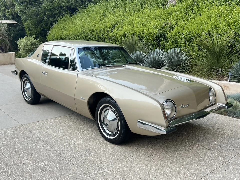 1963 Studebaker Avanti - Image 3 of 31