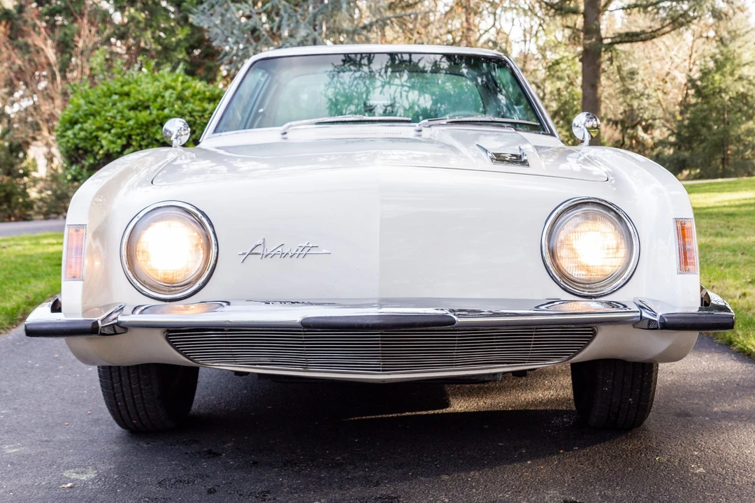 1963 Studebaker Avanti - Image 13 of 31